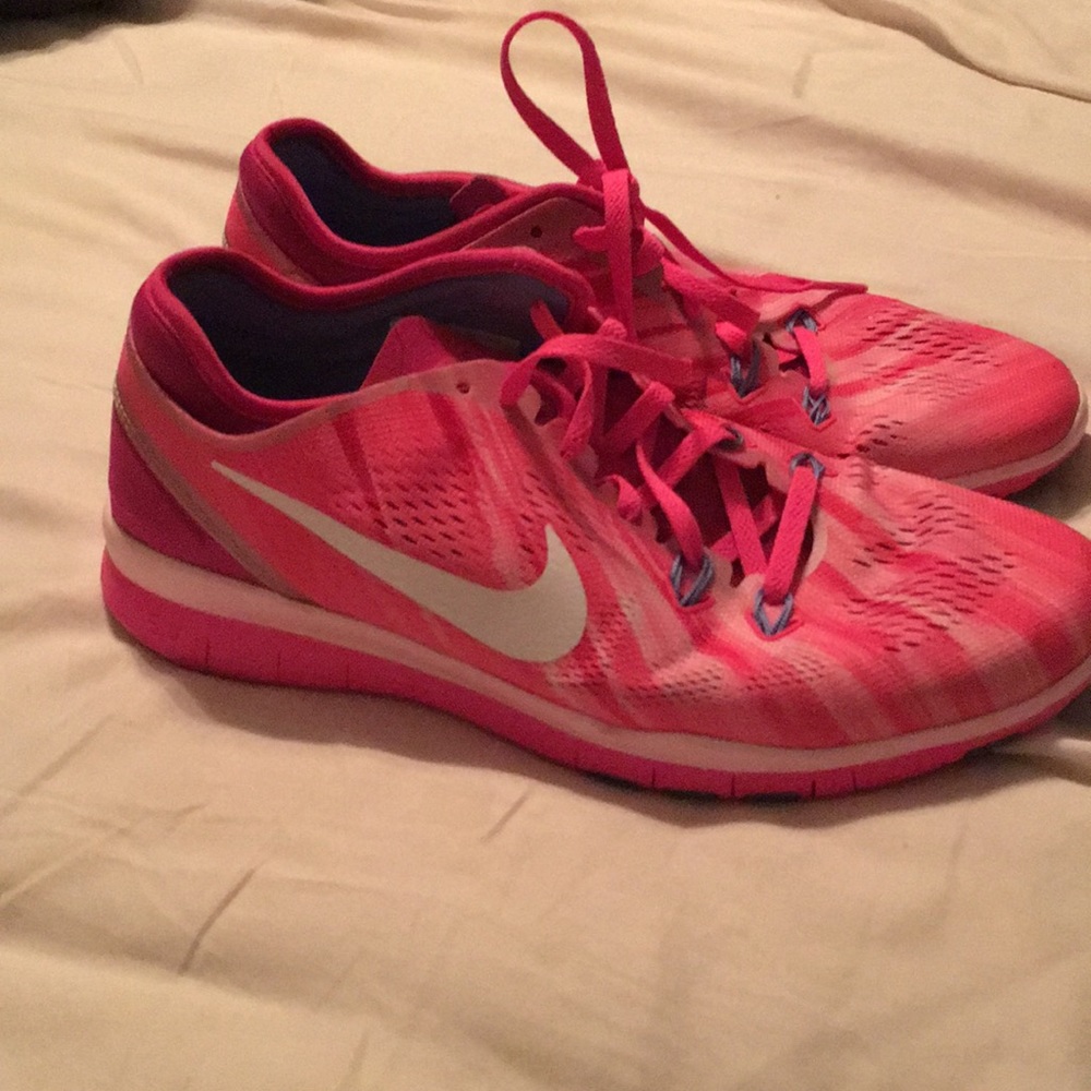 Pink Nike -Free run 7.5